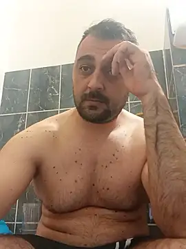 Snapshot of Mirkoxxx@xh chatting on June 15, 2026, 6:40 pm Mirkoxxxxh online show from June 15, 2026, 6:40 pm