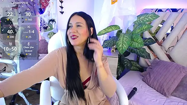 Snapshot of Camille_jhonson chatting on November 11, 2025, 10:32 am Camille jhonson online show from November 11, 2025, 10:32 am