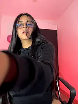 Snapshot of Devilsweet17 chatting on November 14, 2025, 2:04 am Devilsweet17 online show from November 14, 2025, 2:04 am