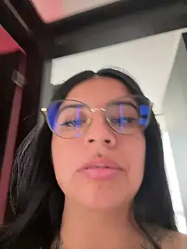 Devilsweet17 online show from April 4, 2026, 9:32 pm