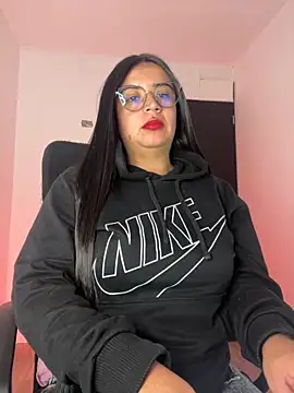 Snapshot of Devilsweet17 chatting on November 7, 2025, 12:37 am Devilsweet17 online show from November 7, 2025, 12:37 am