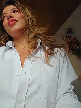 Snapshot of Karen_San_Miguel chatting on April 20, 2026, 10:00 pm Karen San Miguel online show from April 20, 2026, 10:00 pm