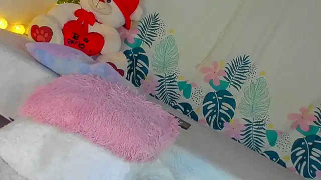 Snapshot of Dear_anne chatting on February 18, 2025, 7:43 am Dear anne online show from February 18, 2025, 7:43 am