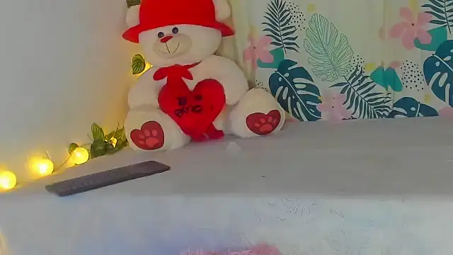 Snapshot of Dear_anne chatting on February 5, 2025, 6:56 am Dear anne online show from February 5, 2025, 6:56 am