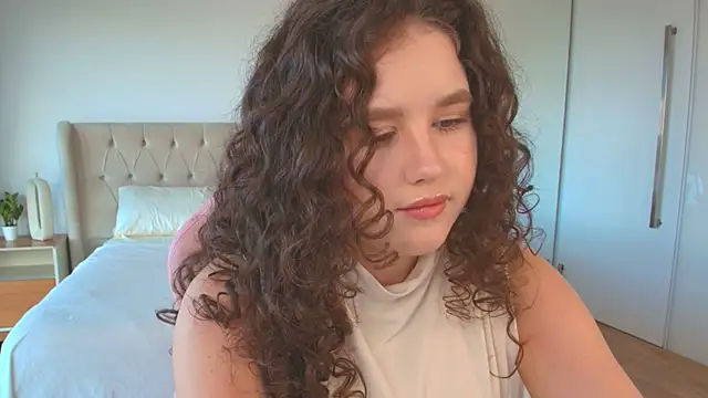 Snapshot of Ariella_Sol chatting on March 2, 2026, 7:21 pm Ariella Sol online show from March 2, 2026, 7:21 pm