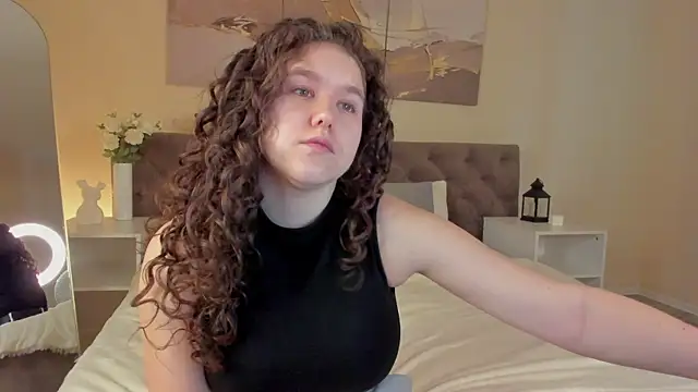 Snapshot of Ariella_Sol chatting on July 8, 2026, 1:30 am Ariella Sol online show from July 8, 2026, 1:30 am
