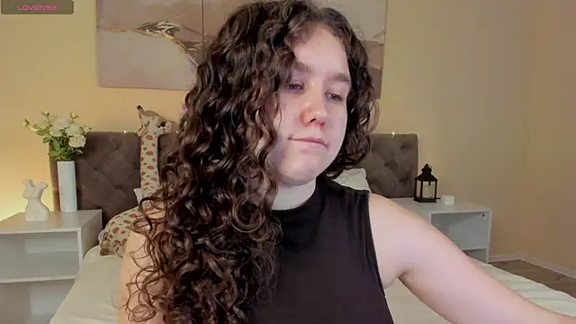 Snapshot of Ariella_Sol chatting on June 24, 2026, 1:15 am Ariella Sol online show from June 24, 2026, 1:15 am