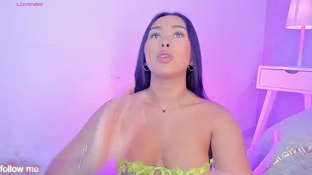 Snapshot of Cameliaa_Smiith chatting on November 12, 2025, 3:32 am Cameliaa Smiith online show from November 12, 2025, 3:32 am