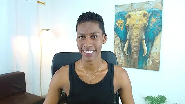 maiki18  online show from October 24, 2025, 8:41 pm