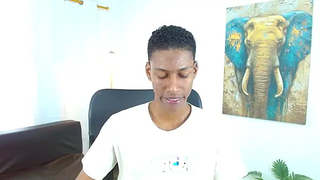 Snapshot of maiki18_ chatting on December 16, 2025, 9:19 pm maiki18 online show from December 16, 2025, 9:19 pm