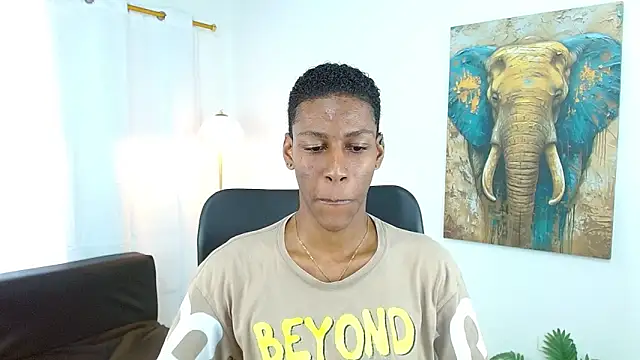 Snapshot of maiki18_ chatting on December 18, 2025, 9:07 pm maiki18 online show from December 18, 2025, 9:07 pm