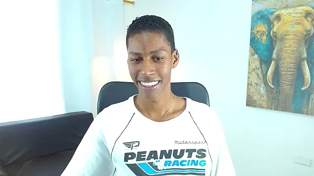 Snapshot of maiki18_ chatting on February 2, 2026, 9:03 pm maiki18 online show from February 2, 2026, 9:03 pm