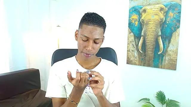 Snapshot of maiki18_ chatting on December 22, 2025, 8:42 pm maiki18 online show from December 22, 2025, 8:42 pm