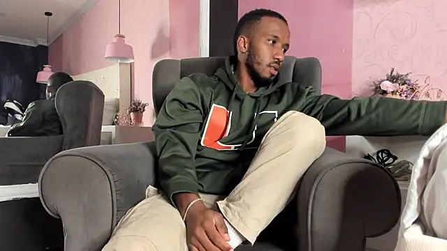 Snapshot of JamesParck chatting on February 20, 2026, 11:17 pm JamesParck online show from February 20, 2026, 11:17 pm