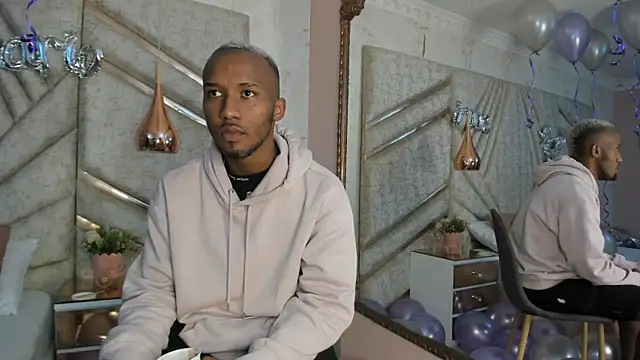 Snapshot of JamesParck chatting on February 17, 2025, 12:27 pm JamesParck online show from February 17, 2025, 12:27 pm