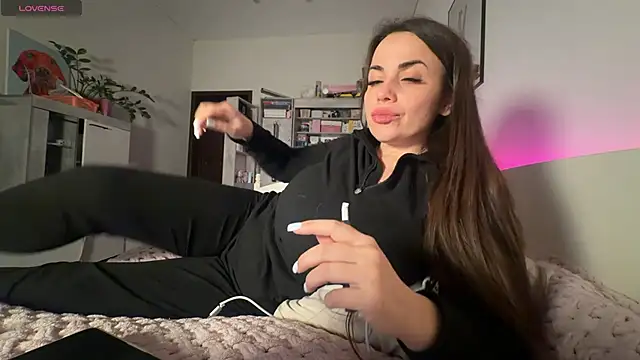 Snapshot of MyPhoenix chatting on November 25, 2025, 7:14 pm MyPhoenix online show from November 25, 2025, 7:14 pm