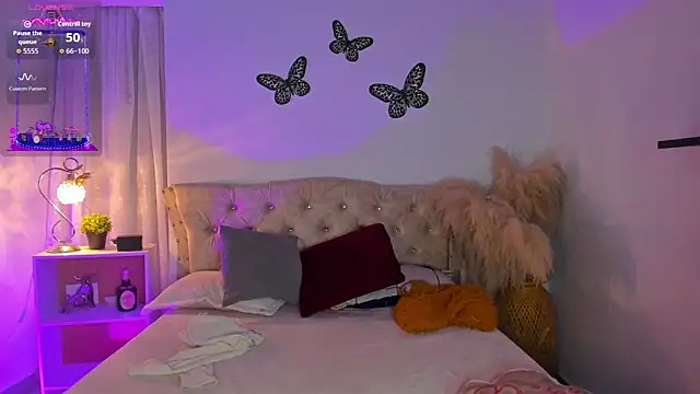 Snapshot of Sarahballiston_ chatting on November 25, 2025, 1:06 am Sarahballiston online show from November 25, 2025, 1:06 am