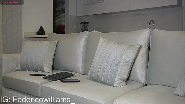 Snapshot of Derek_w chatting on January 26, 2025, 1:31 am Derek w online show from January 26, 2025, 1:31 am