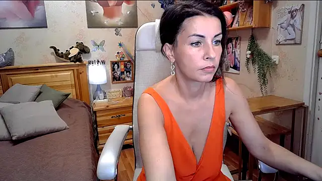 Snapshot of Kendra_Mom chatting on November 6, 2025, 7:56 am Kendra Mom online show from November 6, 2025, 7:56 am