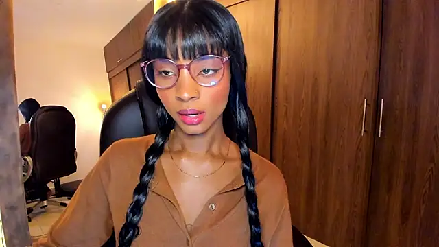 Snapshot of alikahouston4 chatting on October 24, 2025, 5:06 am alikahouston4 online show from October 24, 2025, 5:06 am