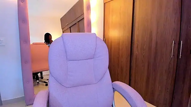 Snapshot of alikahouston4 chatting on February 26, 2026, 1:38 am alikahouston4 online show from February 26, 2026, 1:38 am