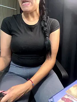 Snapshot of lunarcita99 chatting on January 6, 2026, 11:53 pm lunarcita99 online show from January 6, 2026, 11:53 pm