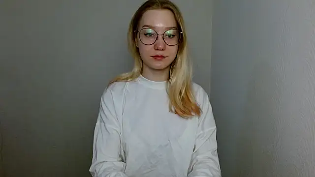 cindi hot online show from March 17, 2025, 8:29 am