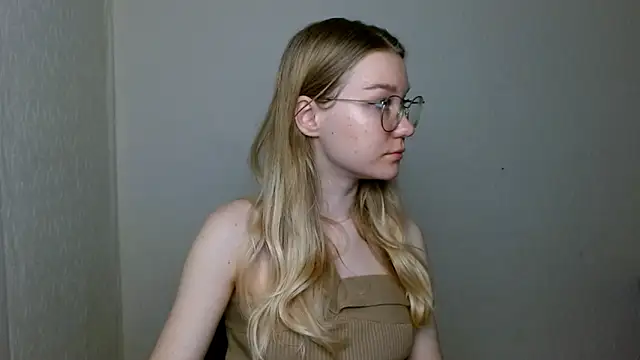 cindi hot online show from December 1, 2025, 10:16 am