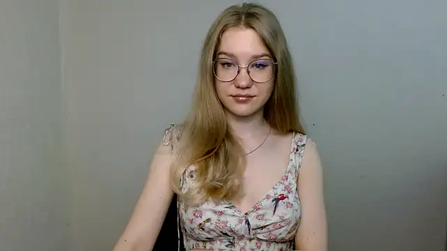 Snapshot of cindi_hot chatting on June 9, 2026, 10:16 am cindi hot online show from June 9, 2026, 10:16 am