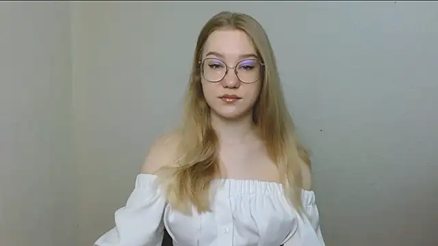 Snapshot of cindi_hot chatting on April 23, 2026, 10:33 am cindi hot online show from April 23, 2026, 10:33 am
