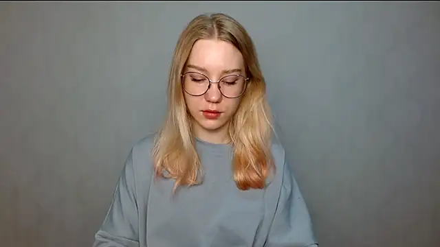 cindi hot online show from February 25, 2025, 6:36 am