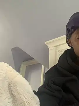 Snapshot of Bluesaphireee chatting on March 11, 2025, 9:37 pm Bluesaphireee online show from March 11, 2025, 9:37 pm