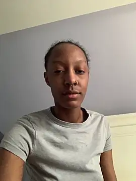 Snapshot of Bluesaphireee chatting on March 4, 2025, 5:03 pm Bluesaphireee online show from March 4, 2025, 5:03 pm