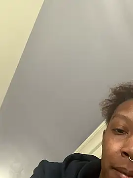 Snapshot of Bluesaphireee chatting on March 17, 2025, 5:16 pm Bluesaphireee online show from March 17, 2025, 5:16 pm