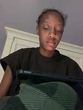 Snapshot of Bluesaphireee chatting on March 7, 2025, 8:45 am Bluesaphireee online show from March 7, 2025, 8:45 am