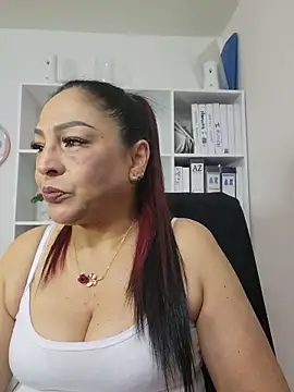 Snapshot of Gina_Myers chatting on June 6, 2026, 3:12 am Gina Myers online show from June 6, 2026, 3:12 am