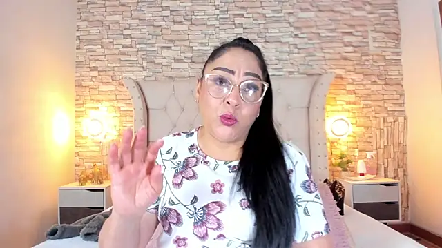 Gina Myers online show from September 24, 2025, 12:44 pm