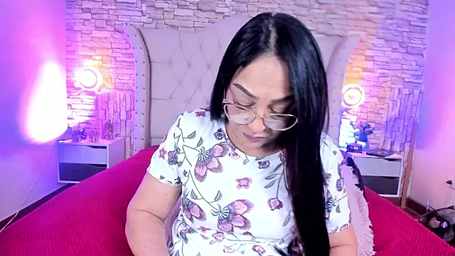 Snapshot of Gina_Myers chatting on February 26, 2026, 12:49 pm Gina Myers online show from February 26, 2026, 12:49 pm