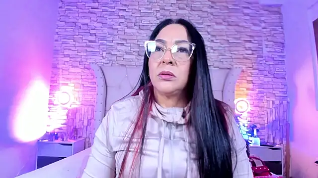 Snapshot of Gina_Myers chatting on February 27, 2026, 12:27 pm Gina Myers online show from February 27, 2026, 12:27 pm