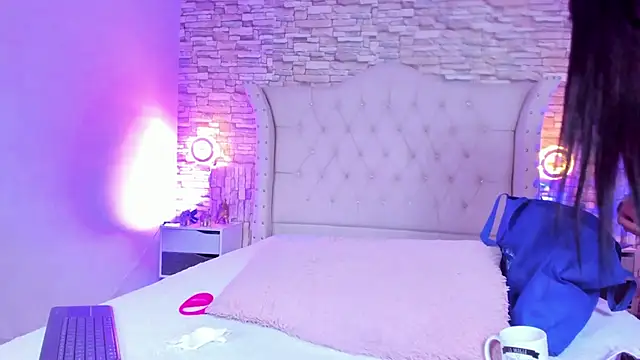 Snapshot of Gina_Myers chatting on February 18, 2026, 12:23 pm Gina Myers online show from February 18, 2026, 12:23 pm