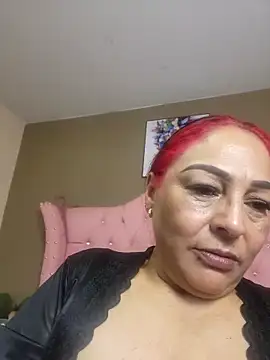 Snapshot of Gina_Myers chatting on December 19, 2025, 2:15 am Gina Myers online show from December 19, 2025, 2:15 am