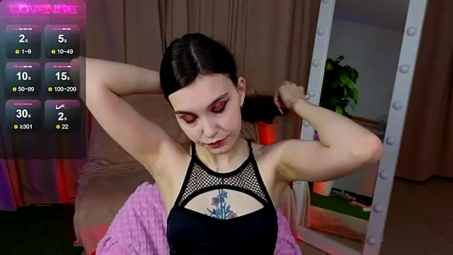 SusieMorris online show from March 13, 2025, 1:54 am