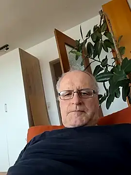 Milkasahne64 online show from June 4, 2026, 5:56 am