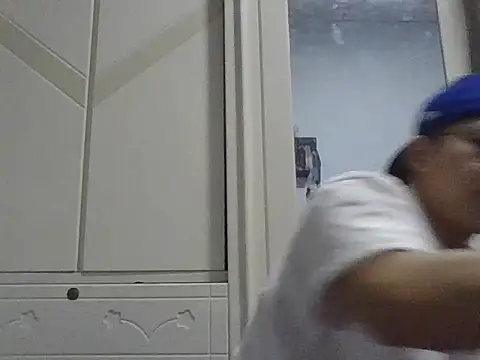 ZHIIz online show from March 14, 2026, 1:06 pm