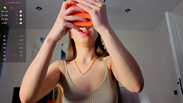 Snapshot of Dream_emma chatting on October 31, 2025, 1:35 am Dream emma online show from October 31, 2025, 1:35 am