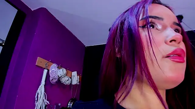 Snapshot of Alexa_Slave chatting on December 4, 2025, 7:02 pm Alexa Slave online show from December 4, 2025, 7:02 pm