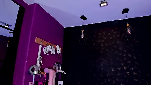 Snapshot of Alexa_Slave chatting on November 7, 2025, 9:30 pm Alexa Slave online show from November 7, 2025, 9:30 pm