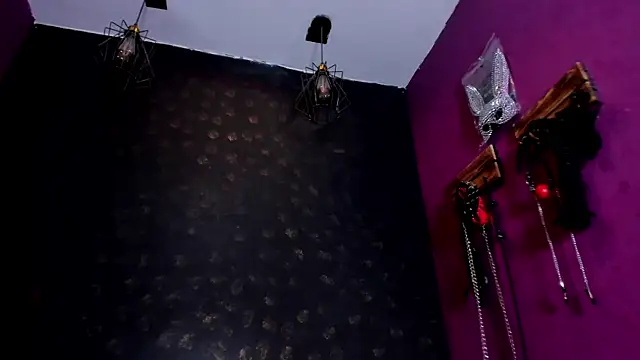 Snapshot of Alexa_Slave chatting on November 11, 2025, 7:08 pm Alexa Slave online show from November 11, 2025, 7:08 pm