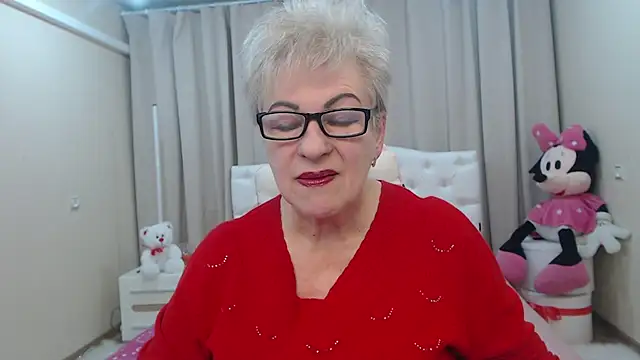 Snapshot of KayleSmoll chatting on February 24, 2026, 7:48 pm KayleSmoll online show from February 24, 2026, 7:48 pm