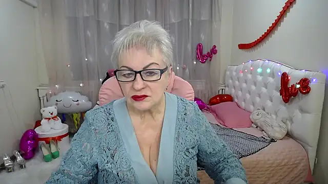 KayleSmoll online show from March 5, 2025, 10:21 pm